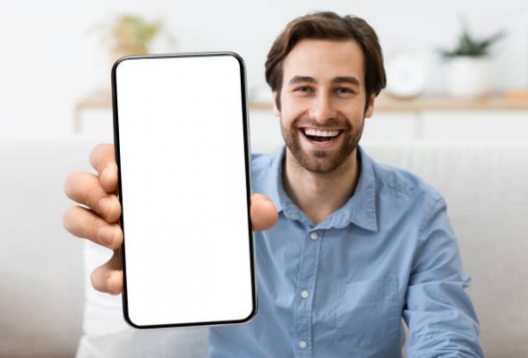 /thumbs/10000×400/solutions/2024/06/Men-phone2.jpg